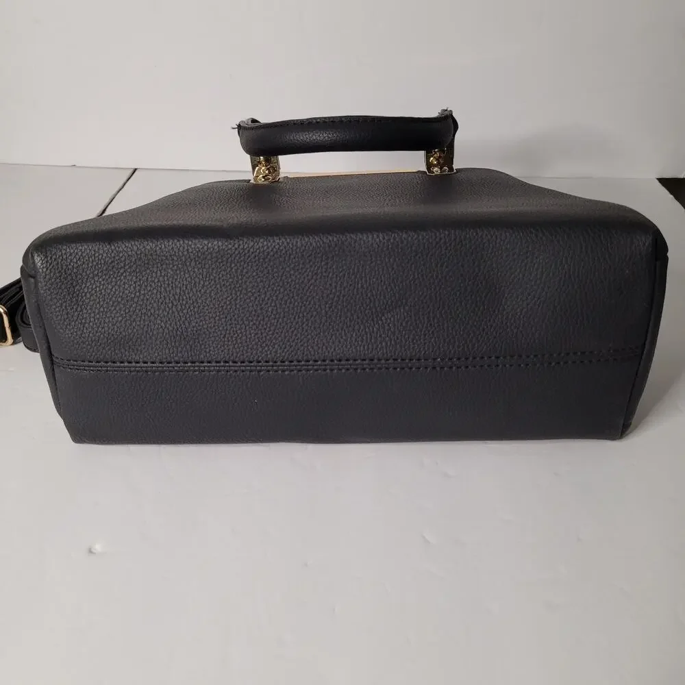 Chic Black Handbag with Multi-Compartments - Stylish & Versatile